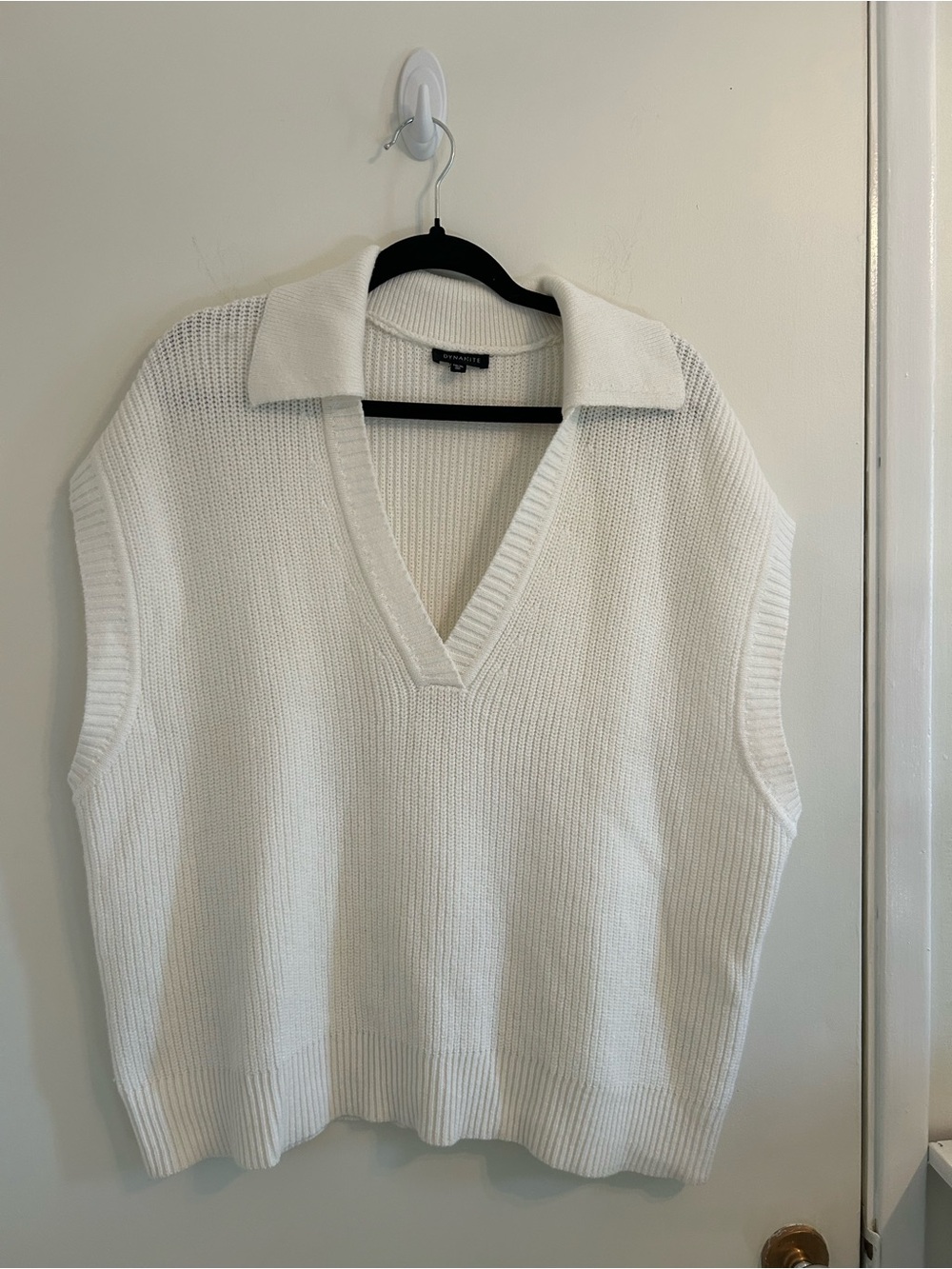 Dynamite White Collared V-Neck Sweater Vest